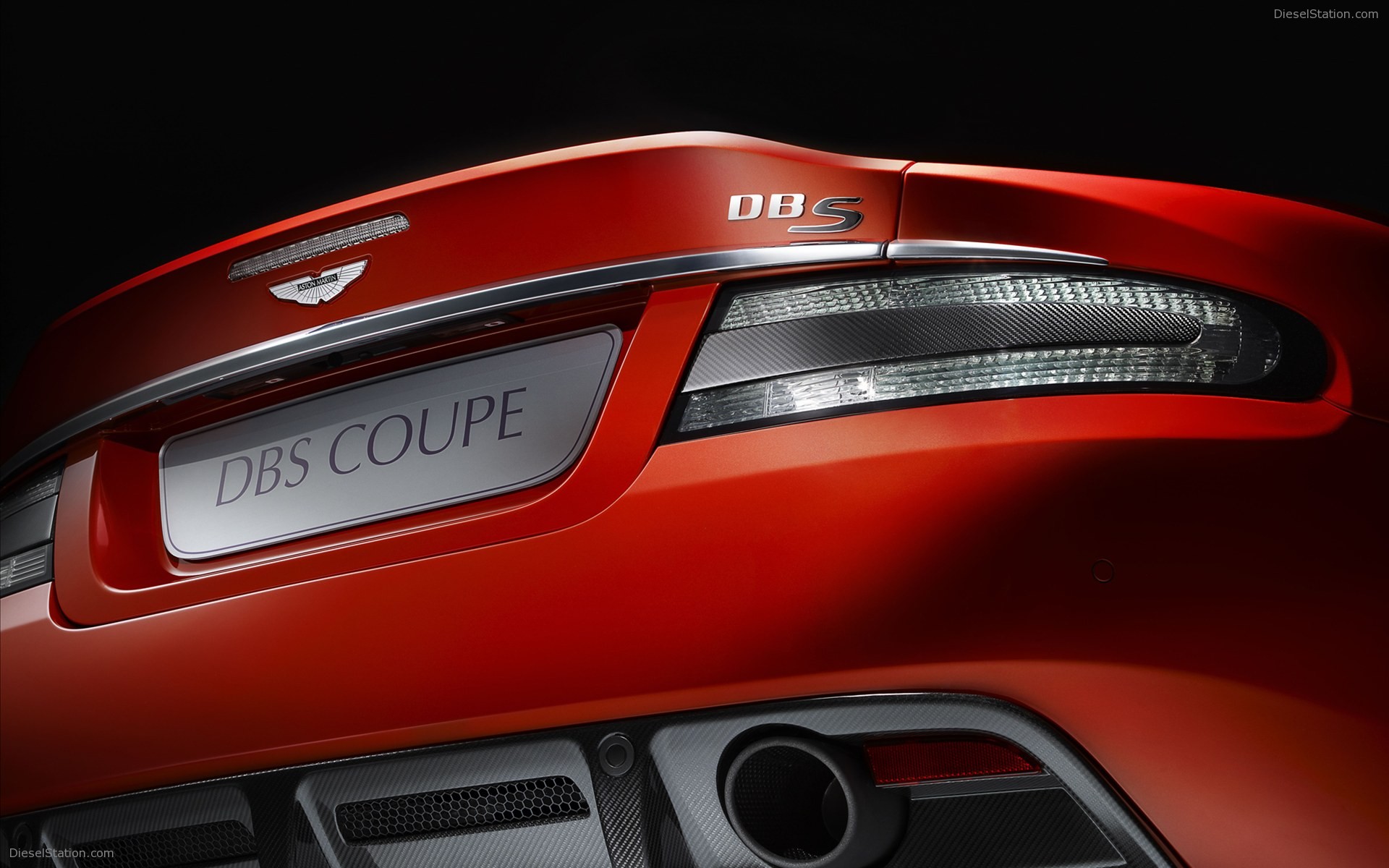 Aston Martin DBS Carbon Edition